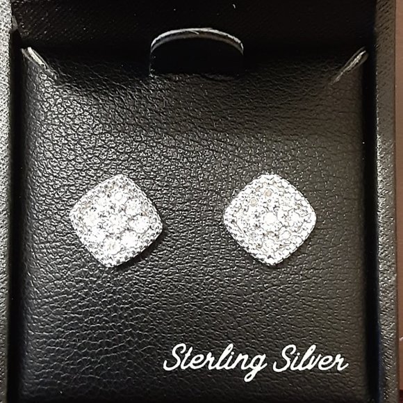 1/10kt  Diamond Earrings - Picture 1 of 1